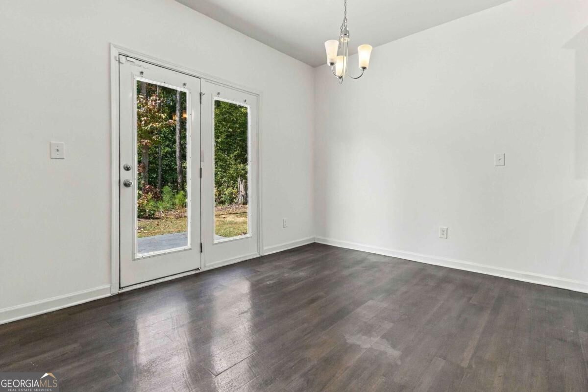 25 Lena Court Property Photo 5
