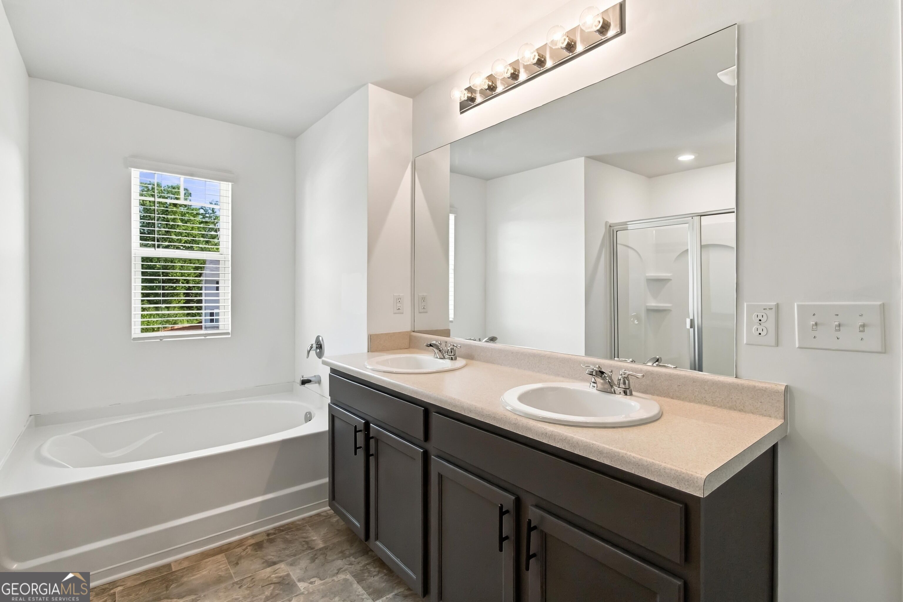 25 Lena Court Property Photo 10