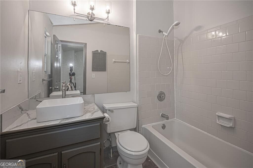 1497 Kilmuir Way Property Photo 27