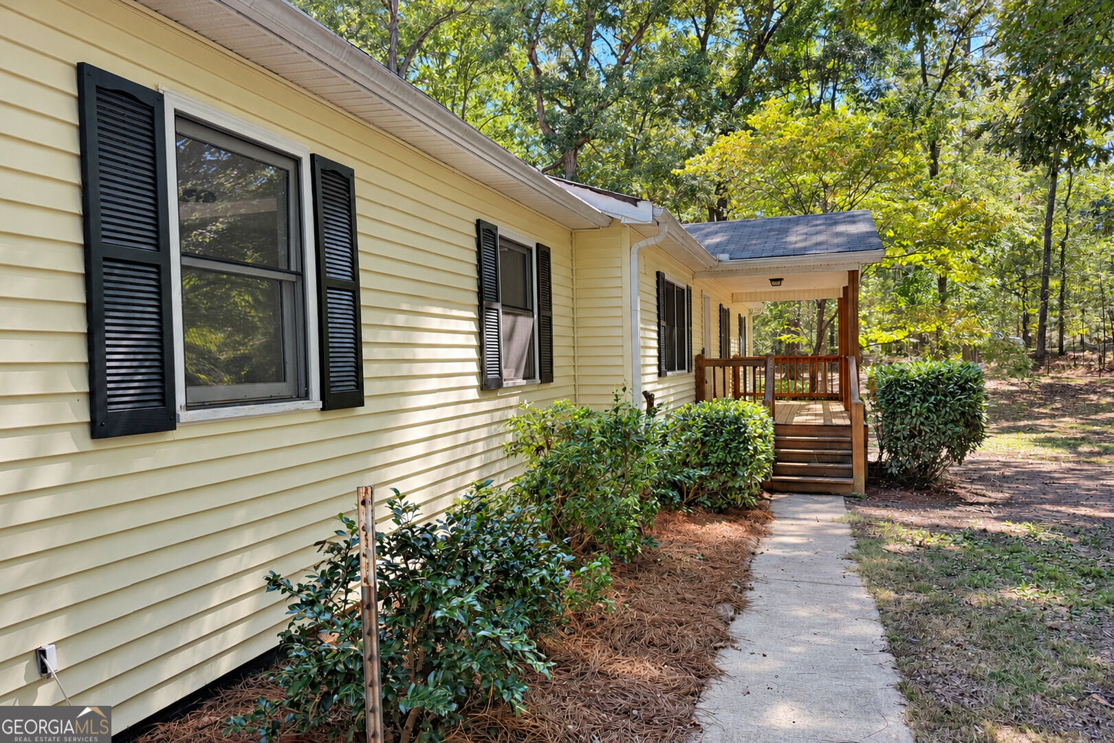 660 Sutallee Ridge Trail Ne Property Photo 2