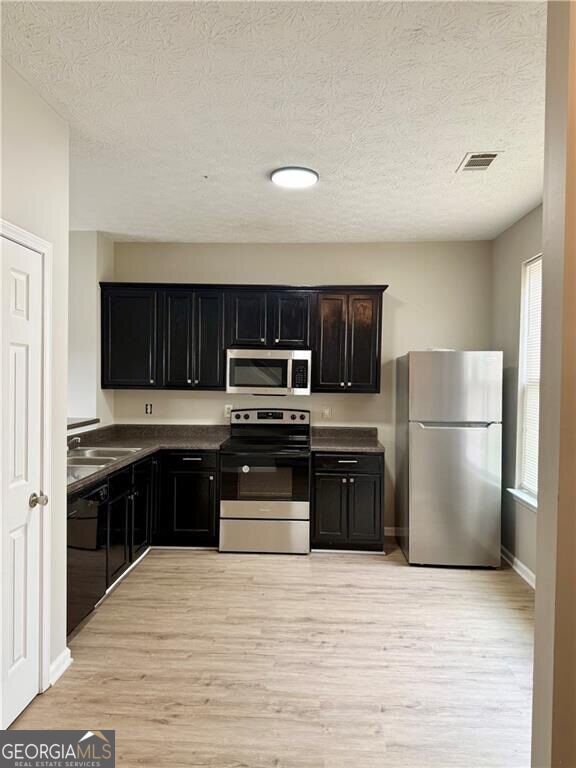 4153 Park Chase Drive Property Photo 4