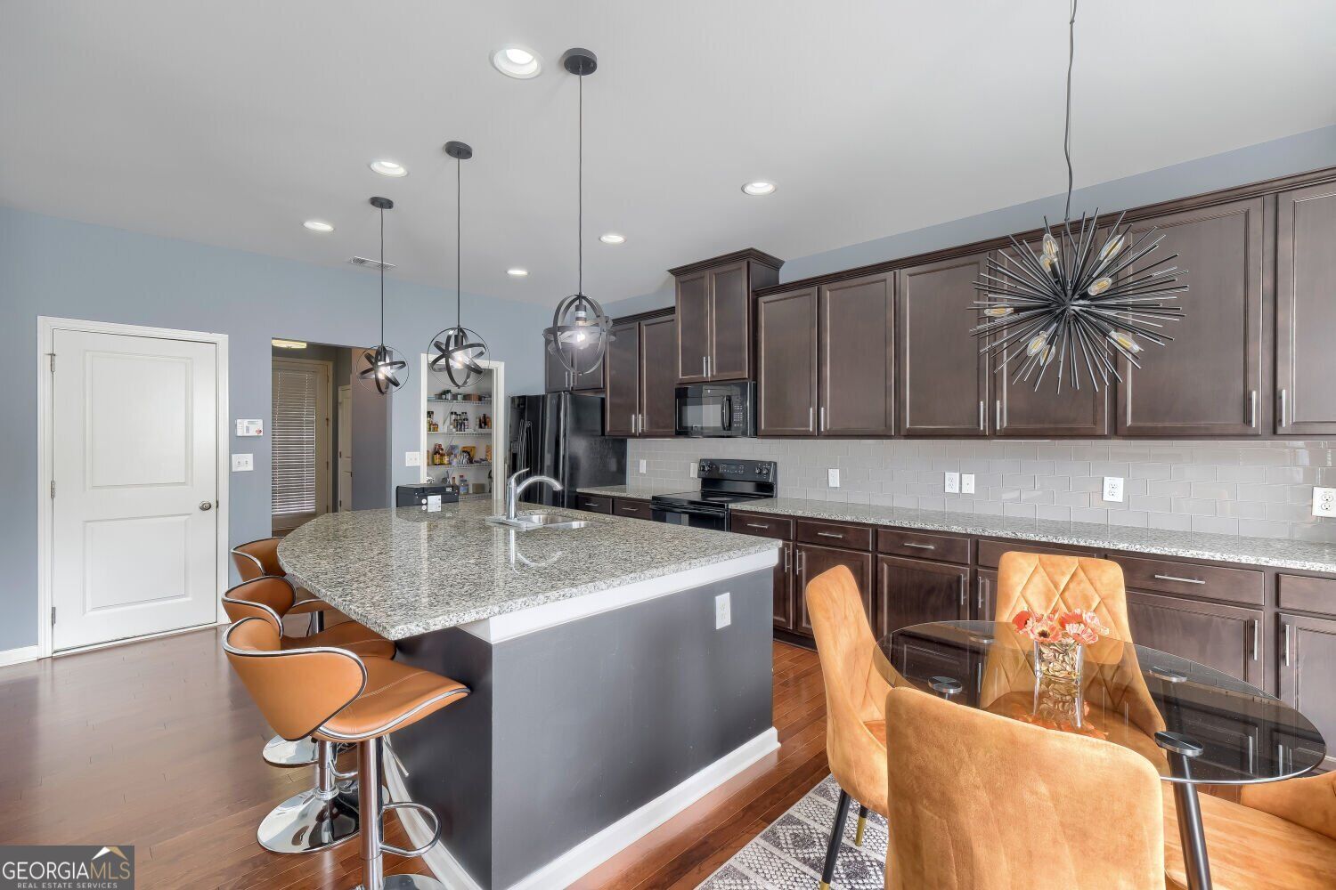 5828 Keystone Point Property Photo 8