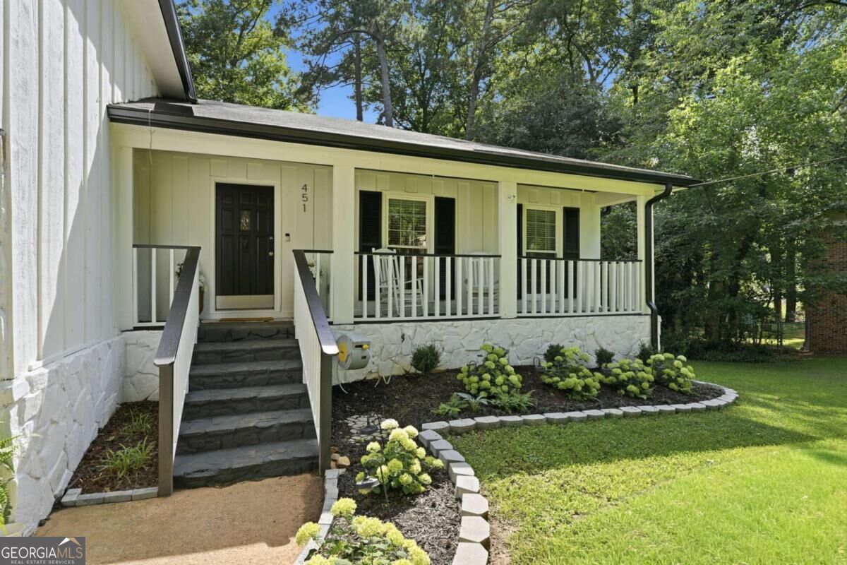 451 Little John Drive Nw Property Photo 2