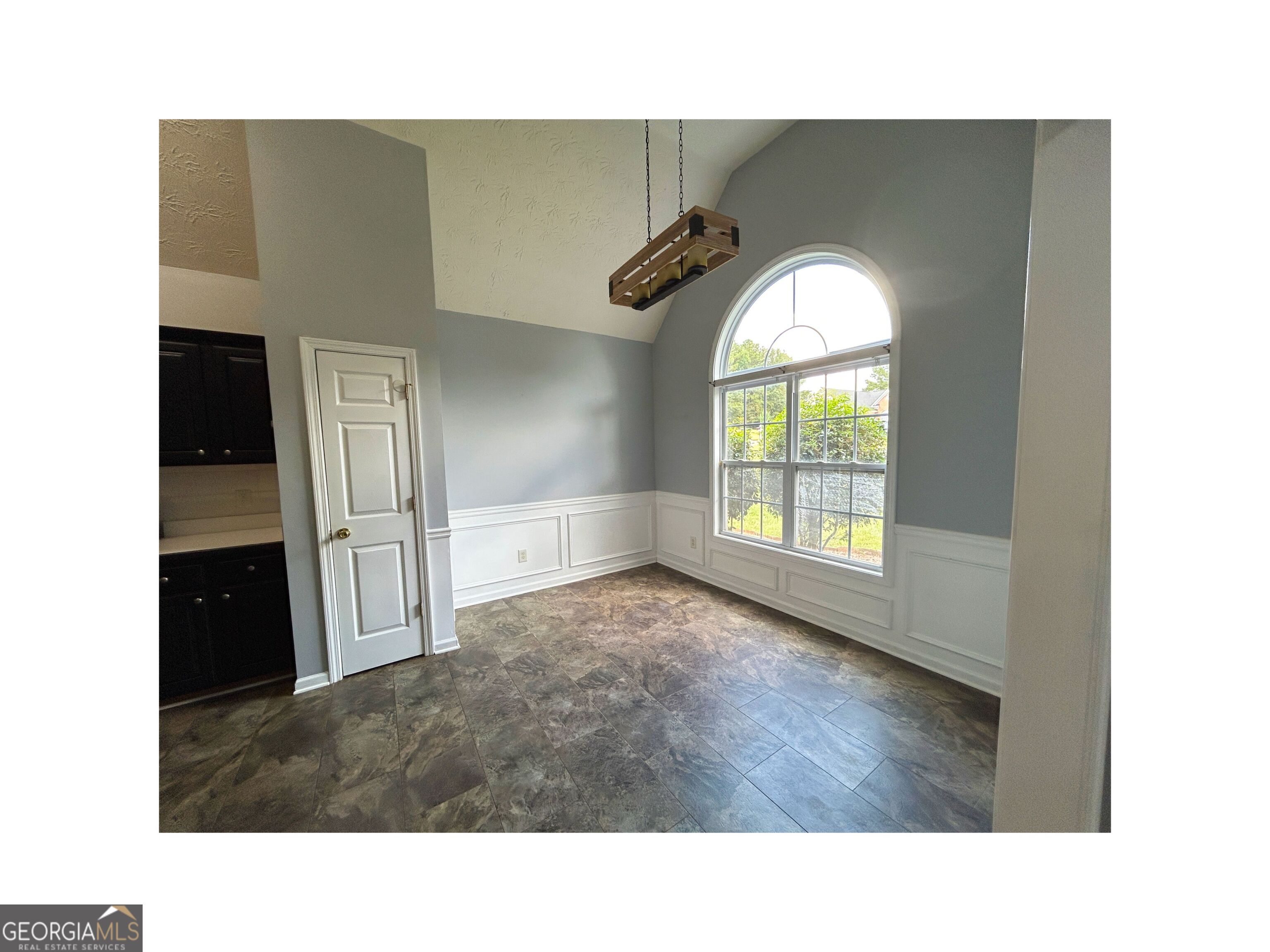 344 River Landing Drive Property Photo 8
