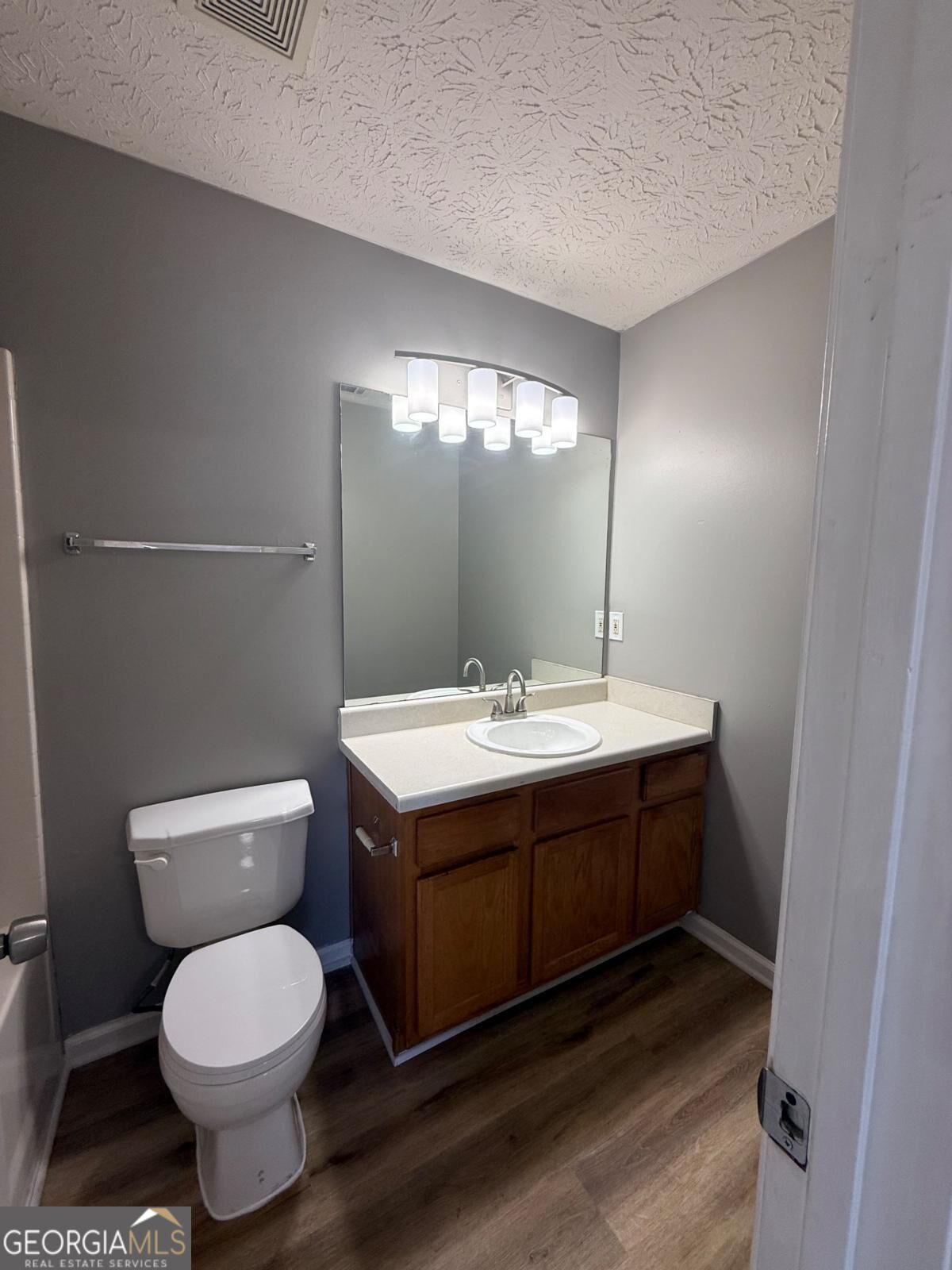 310 Lakeside Circle Property Photo 14