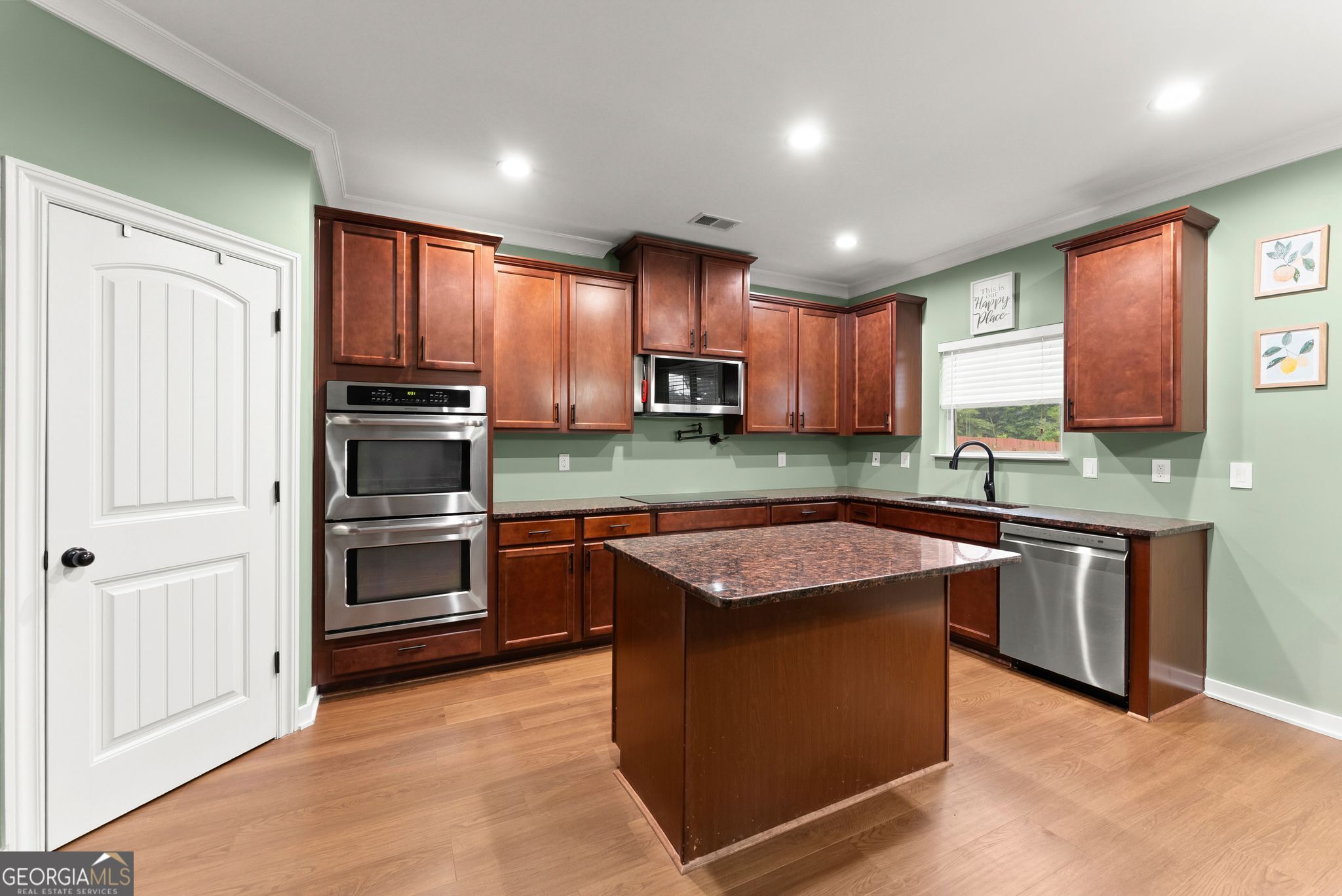 521 Georgia Circle Property Photo 6