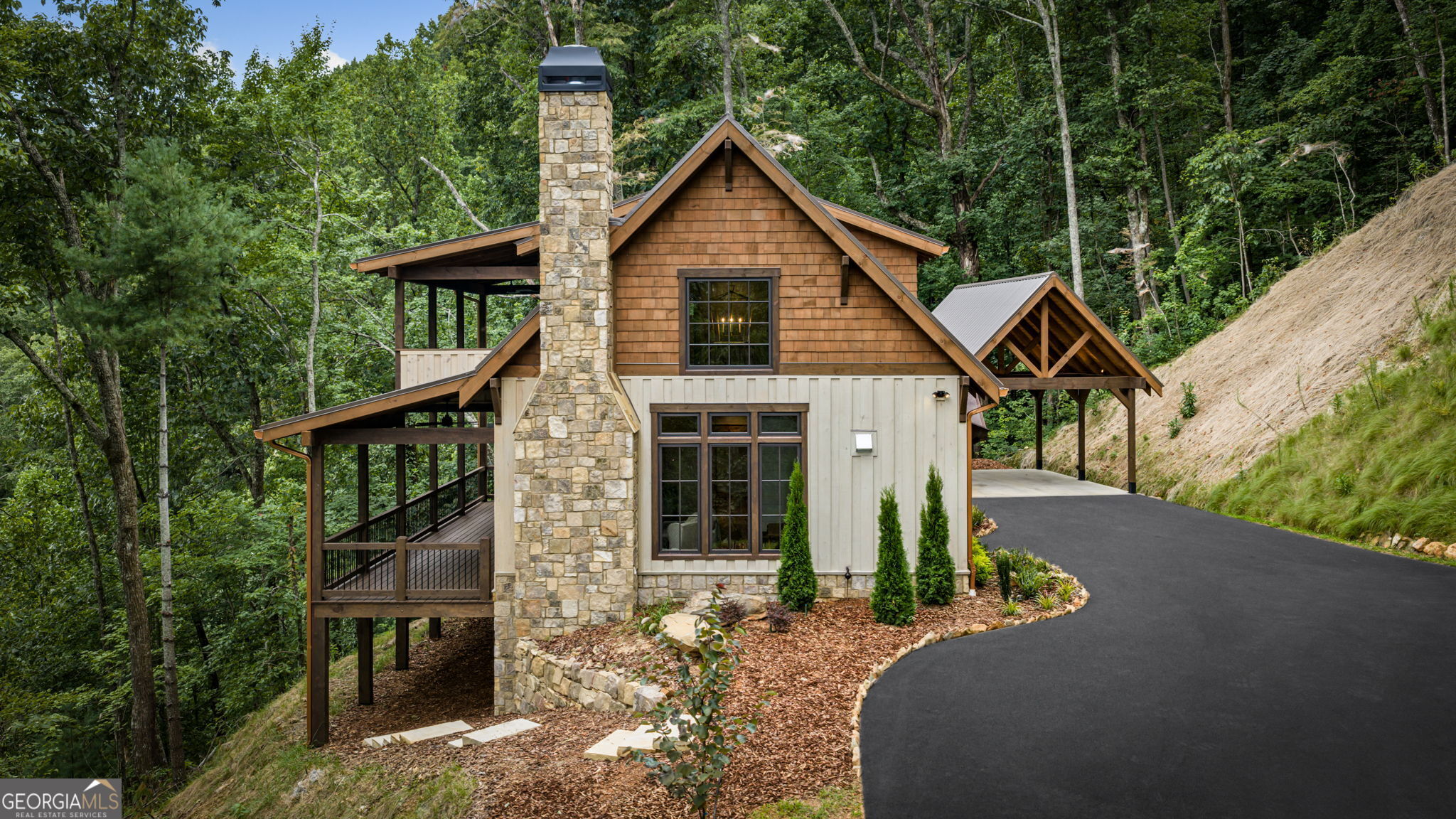 380 Utana Bluffs Trail Property Photo 8