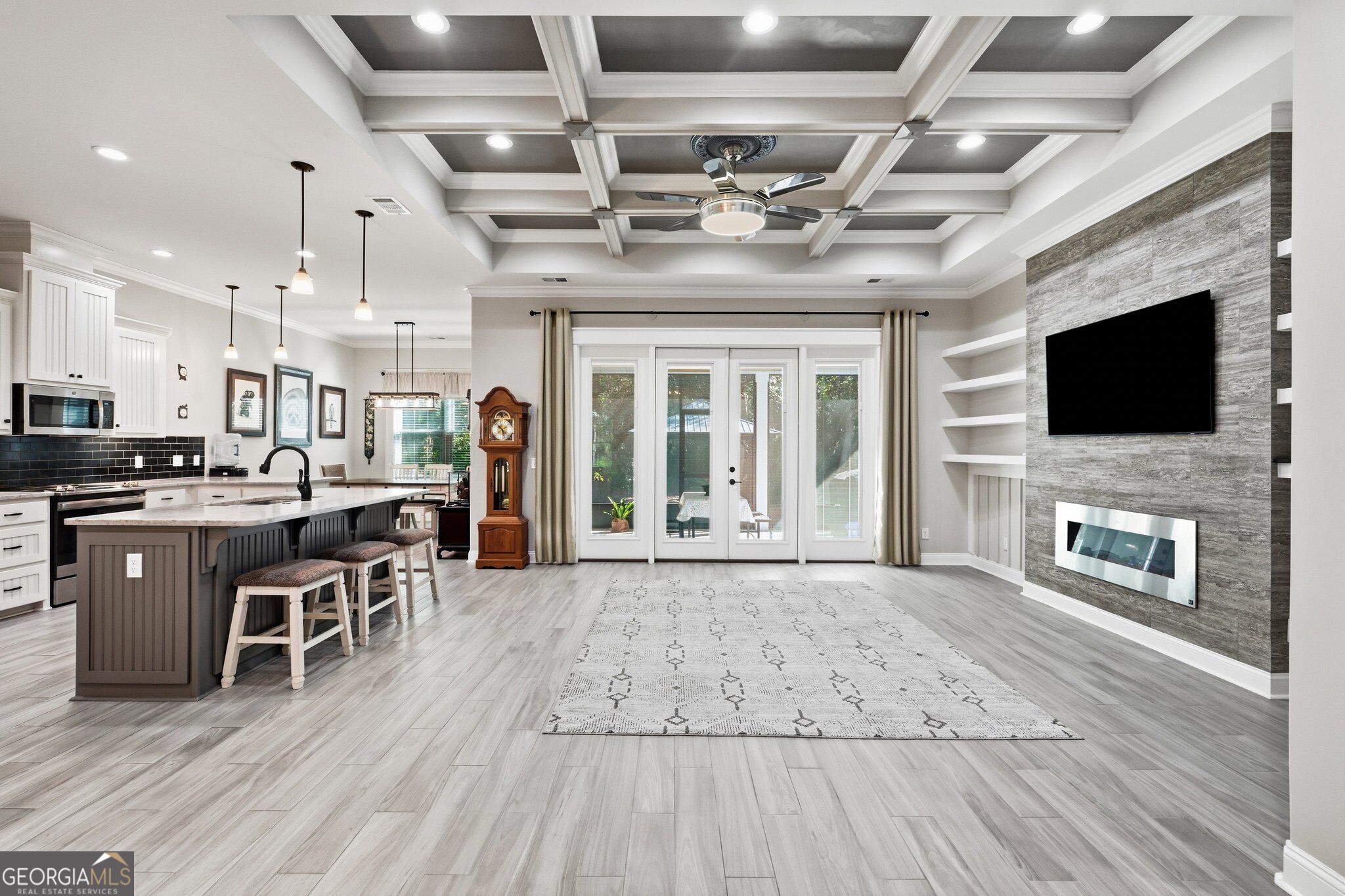 201 Storey Avenue Property Photo 8