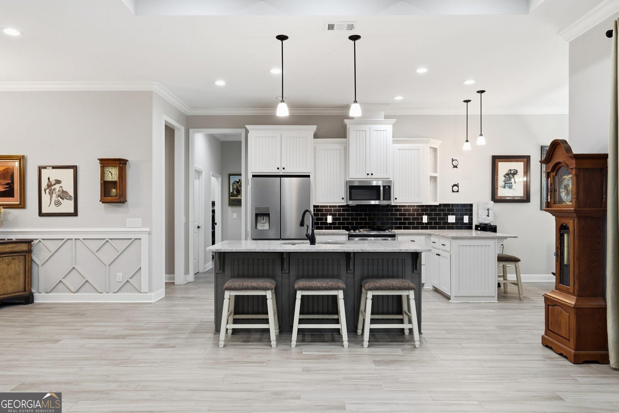201 Storey Avenue Property Photo 9