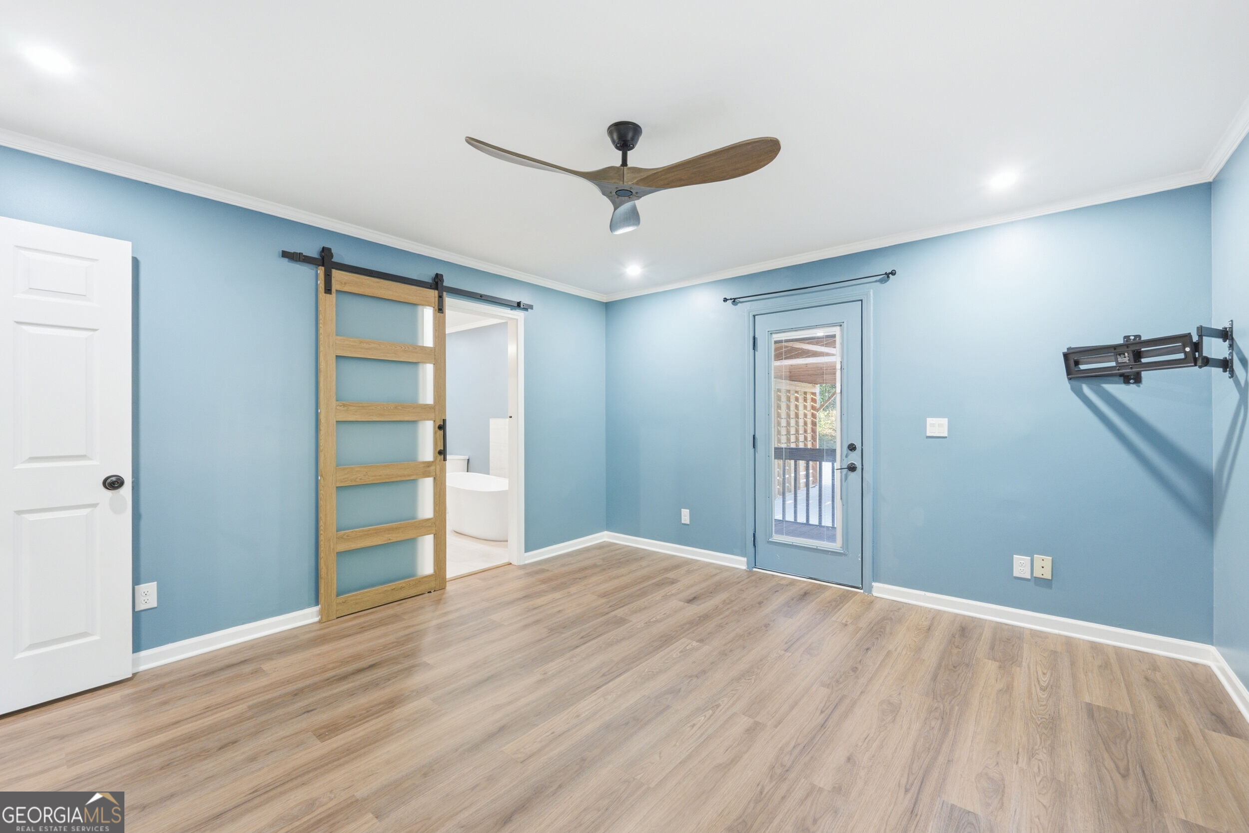 443 Athens Street Property Photo 11