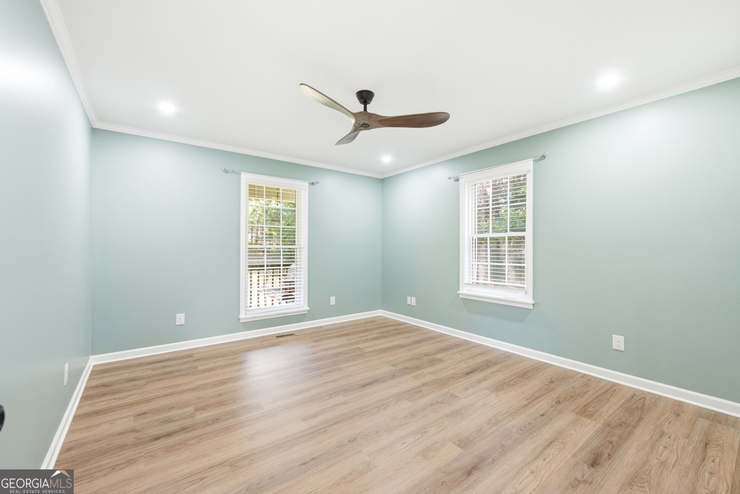 443 Athens Street Property Photo 17