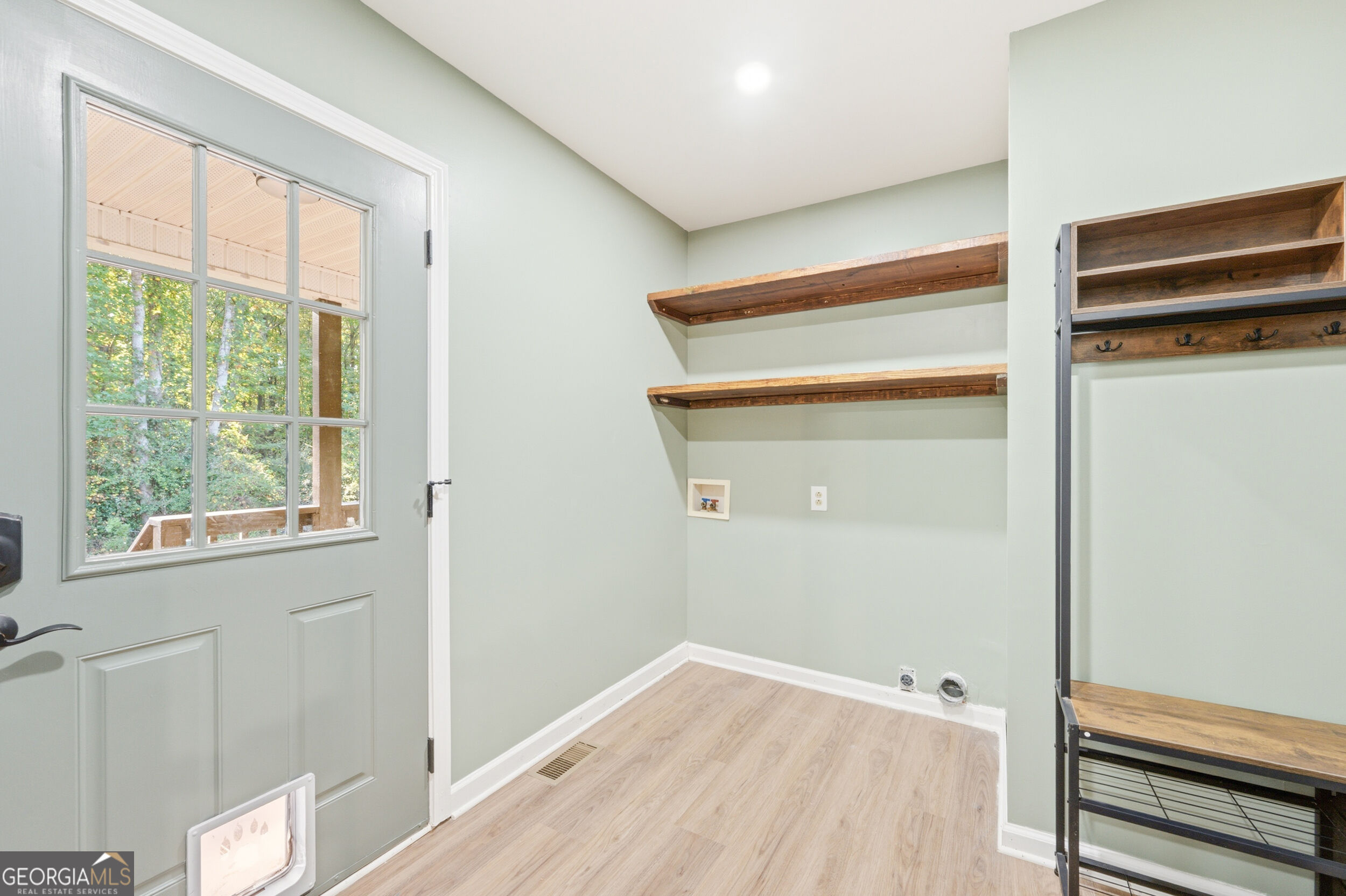 443 Athens Street Property Photo 22