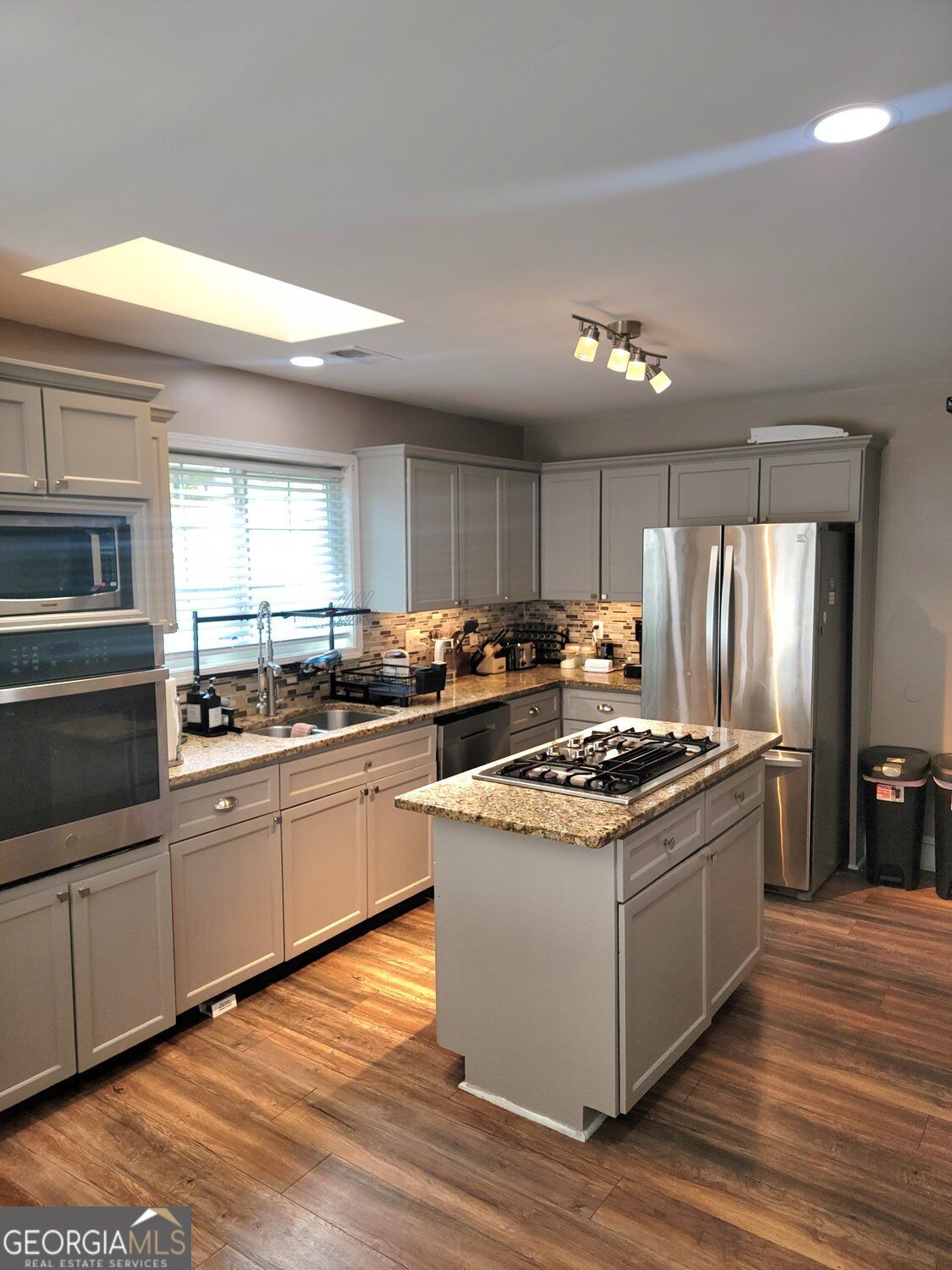 5104 Carole Place Sw Property Photo 3