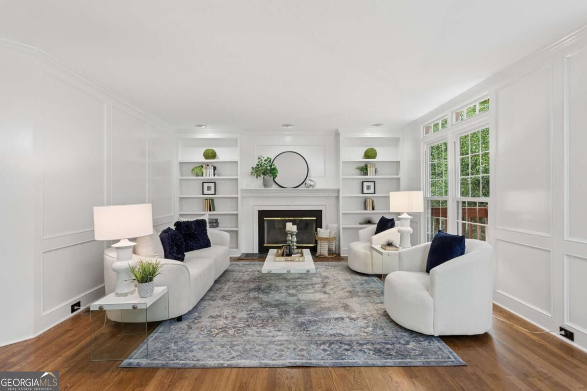 3840 Fenway Crossing Property Photo 3