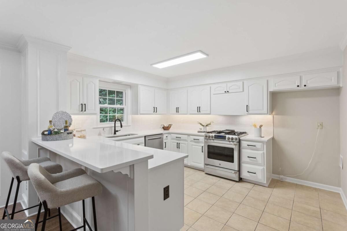 3840 Fenway Crossing Property Photo 6