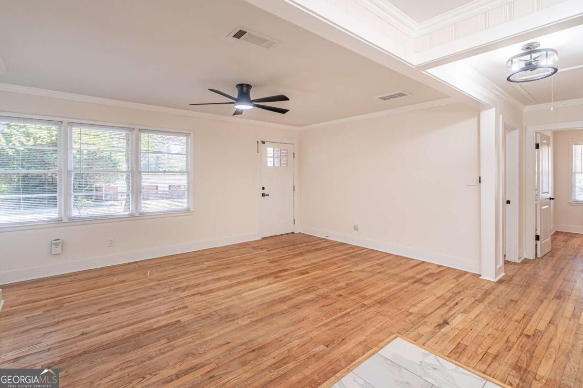 264 East Broad Street Property Photo 12