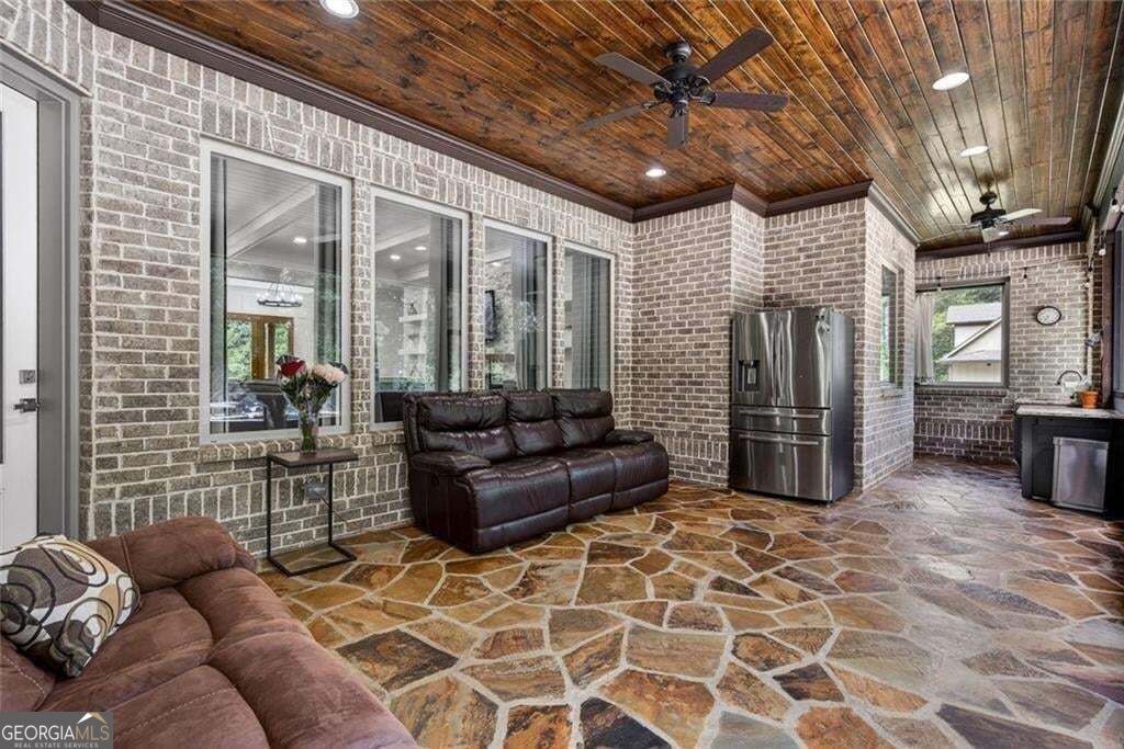 7128 Highway 81 Property Photo 43