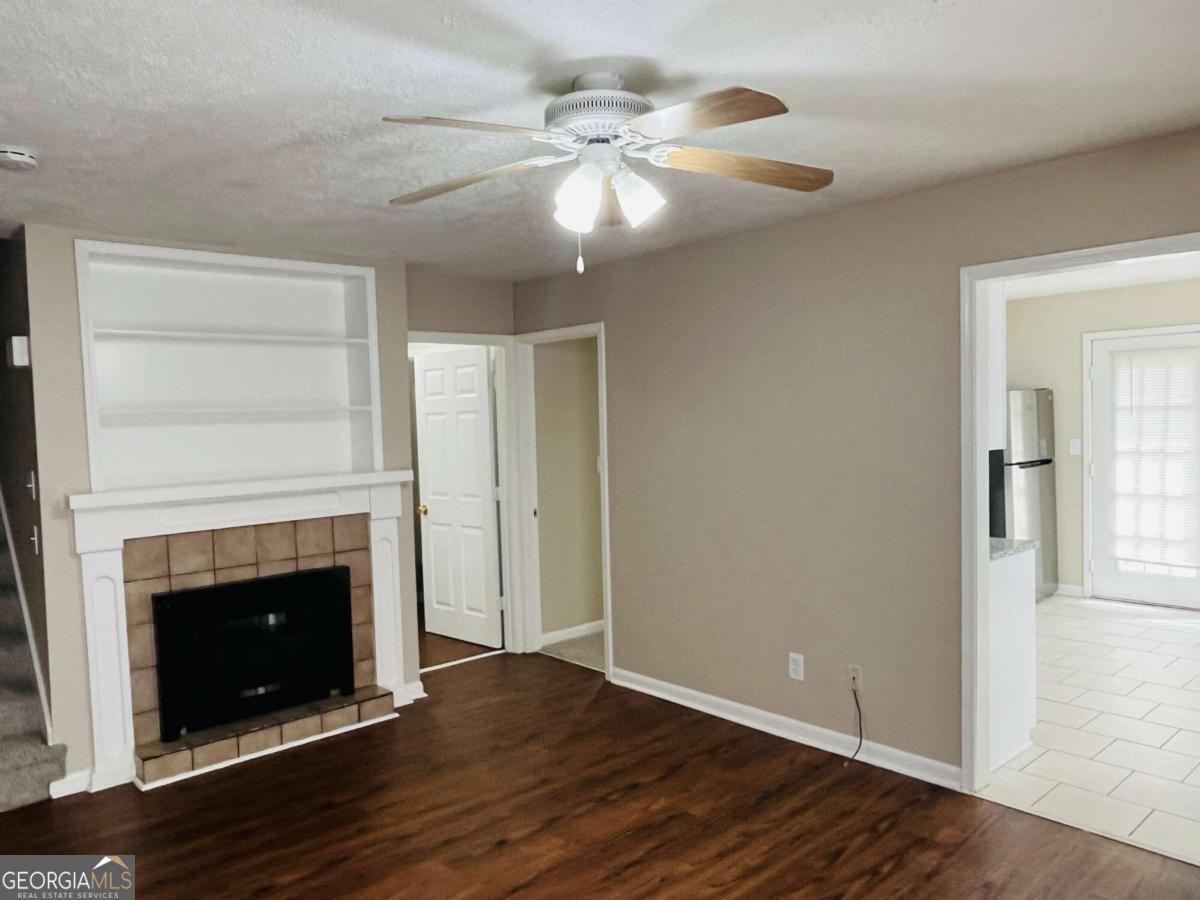 859 Park Place # B Property Photo 2