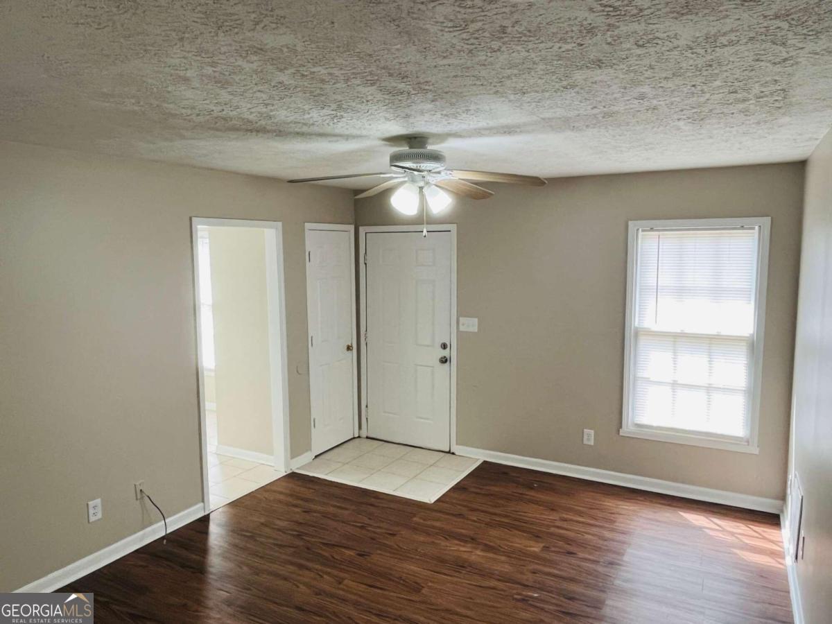 859 Park Place # B Property Photo 3