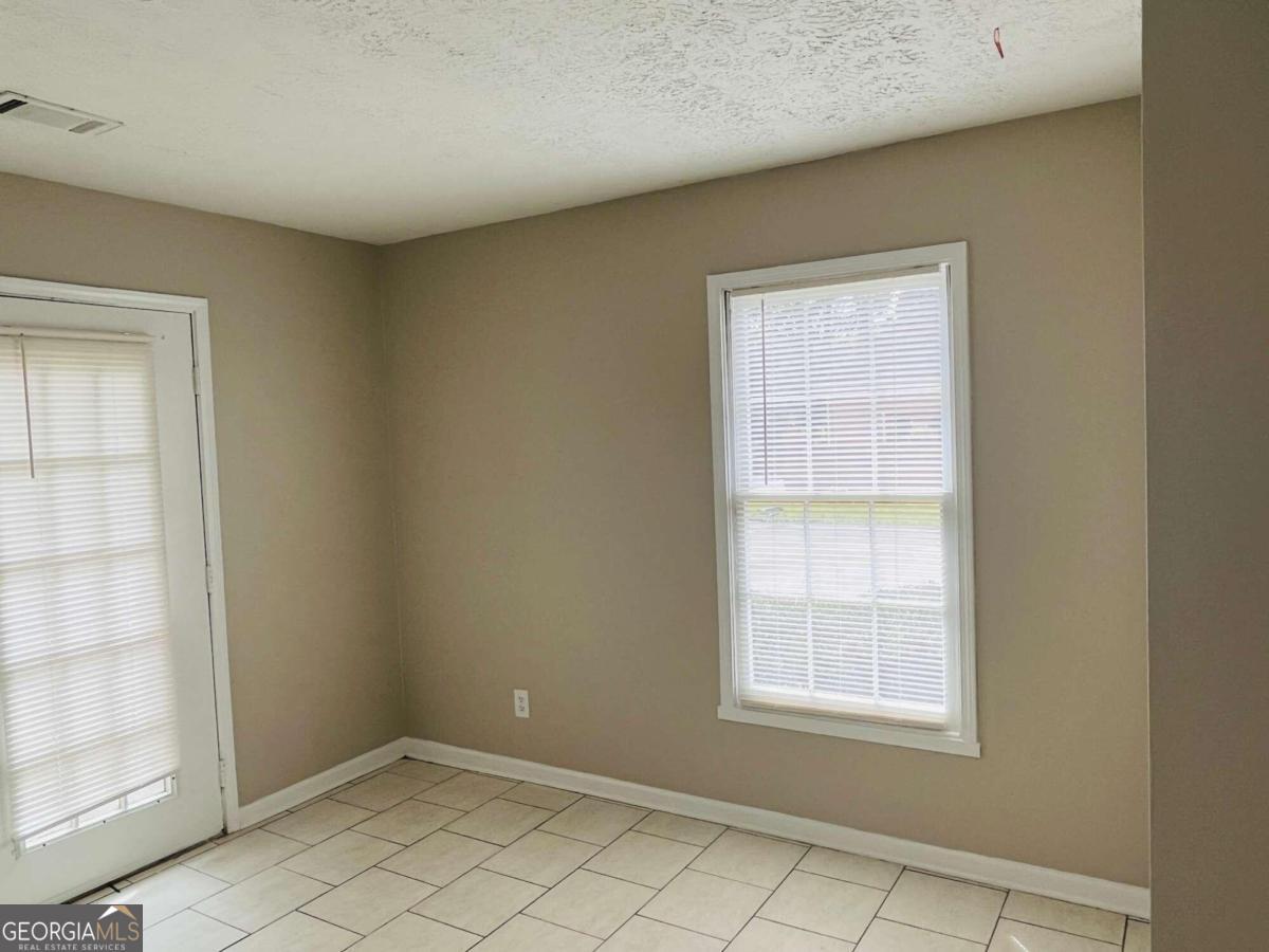 859 Park Place # B Property Photo 7