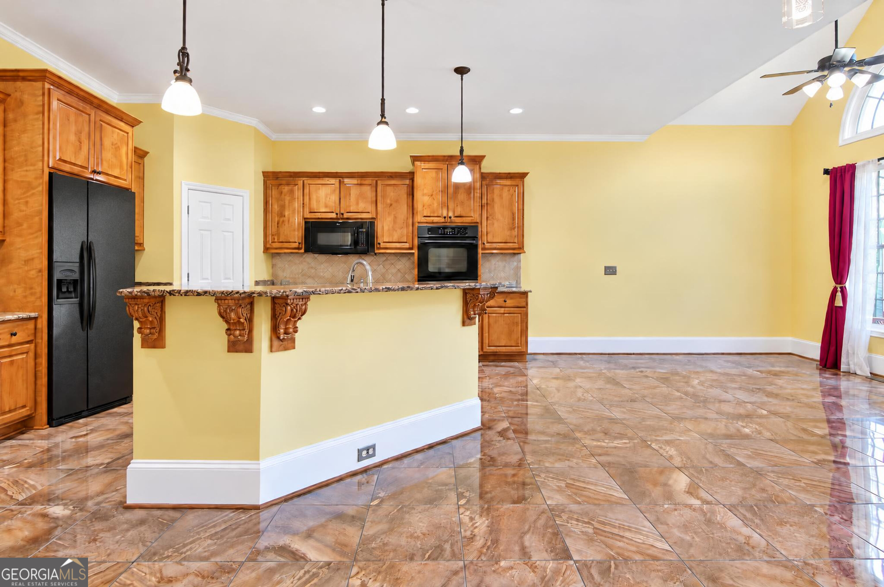 1433 Amber Hill Lane Property Photo 4