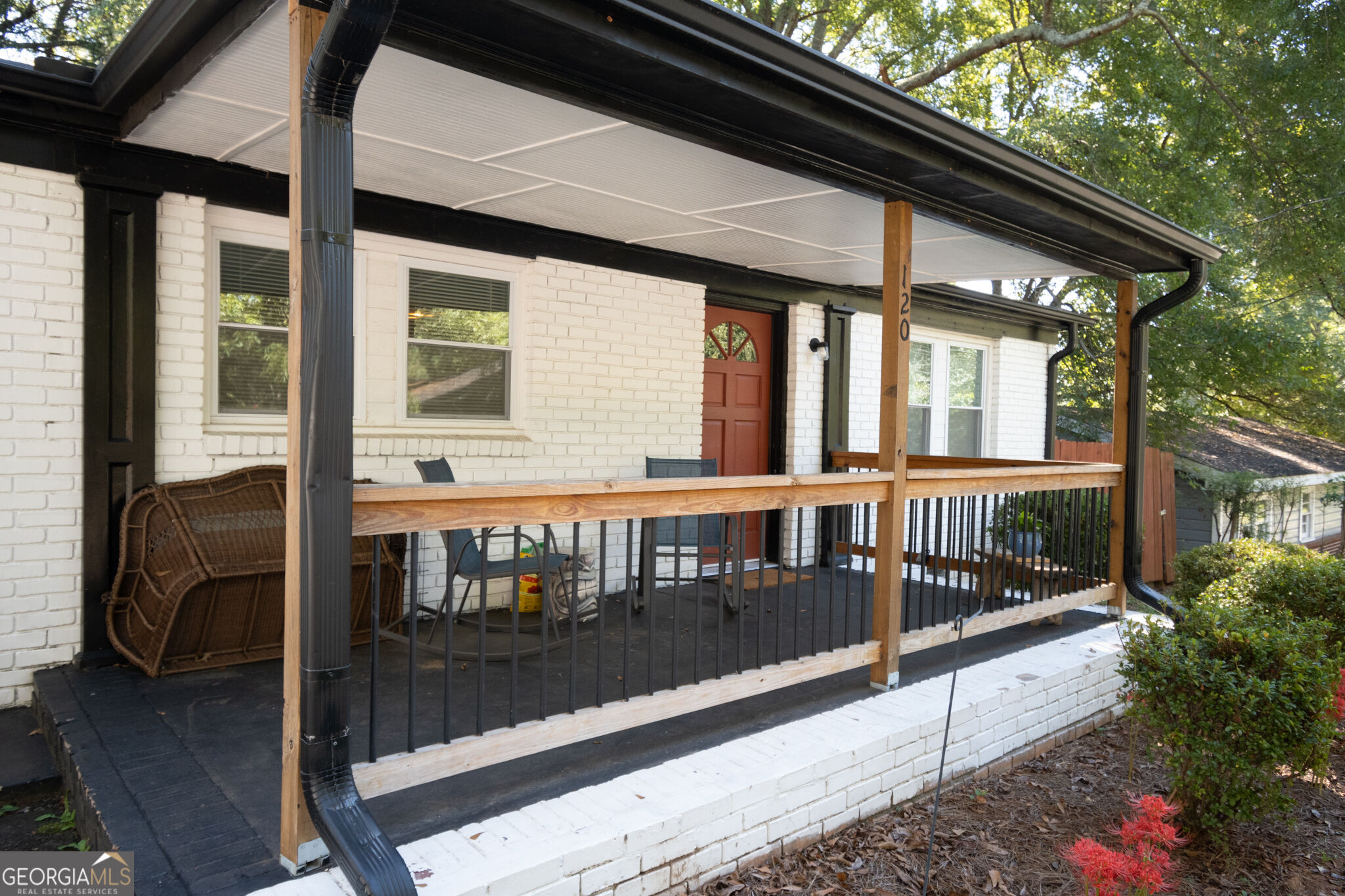 120 Hillside Street Property Photo 3