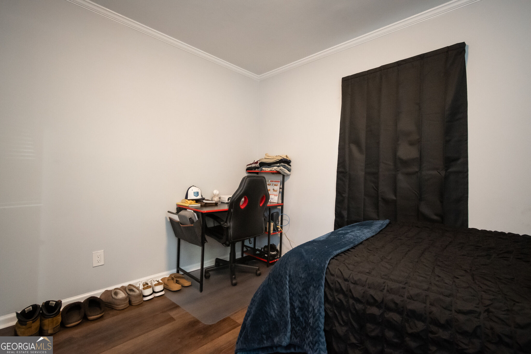120 Hillside Street Property Photo 18