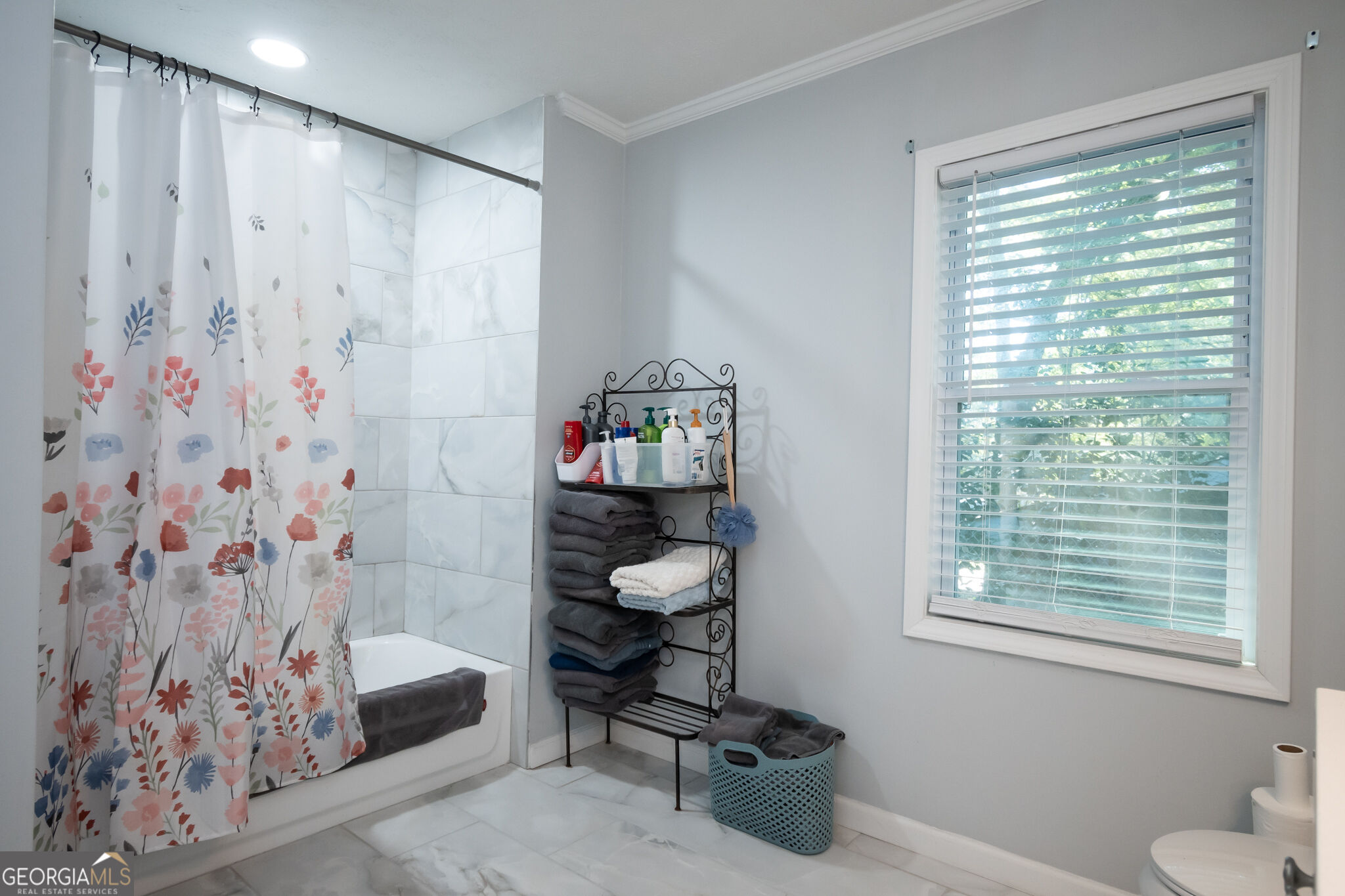 120 Hillside Street Property Photo 24