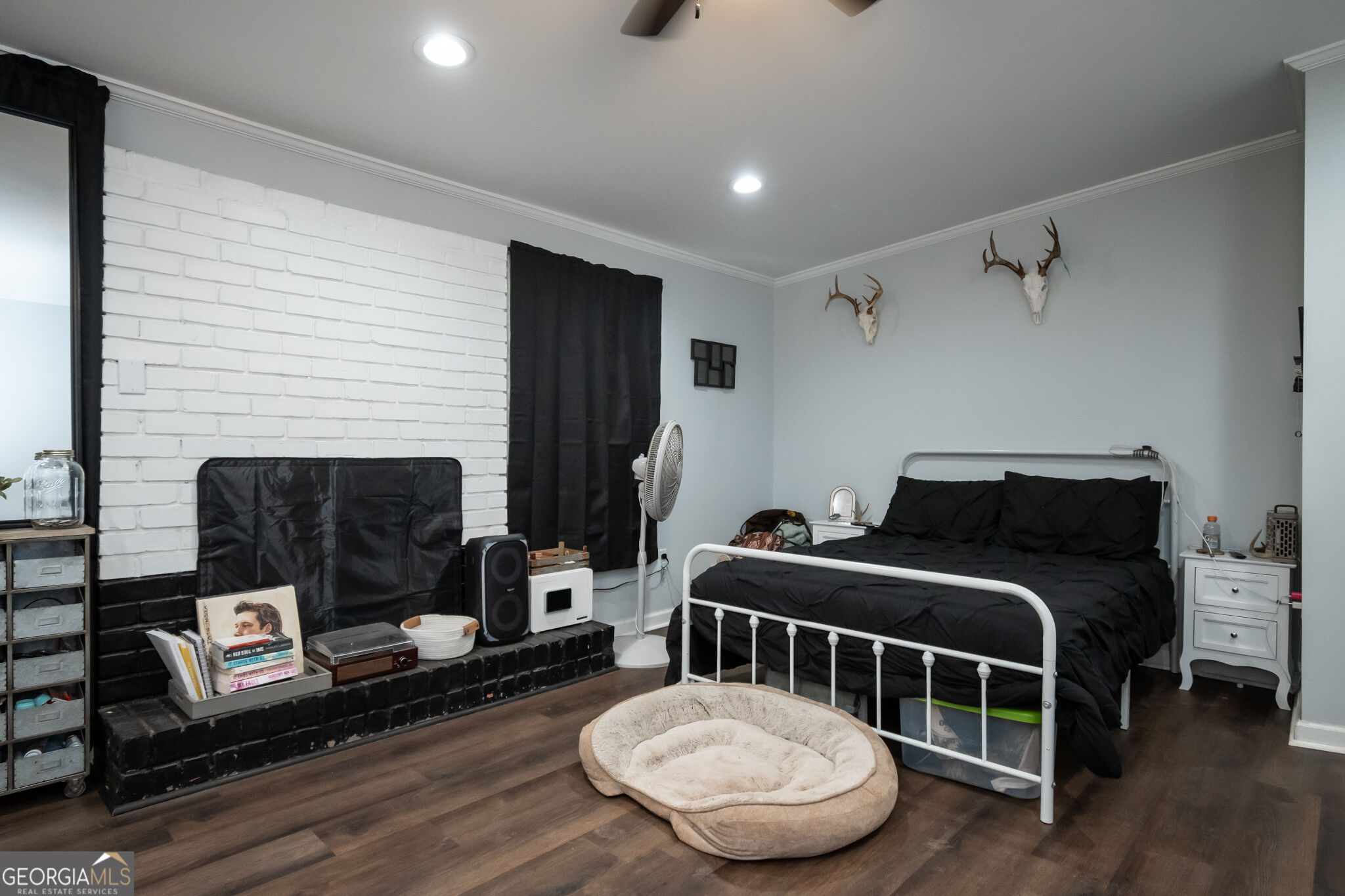 120 Hillside Street Property Photo 31