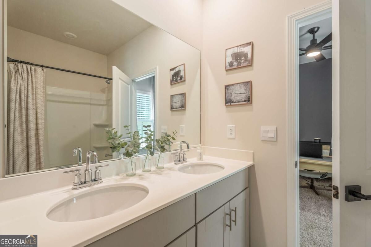 181 Long Leaf Street Property Photo 4