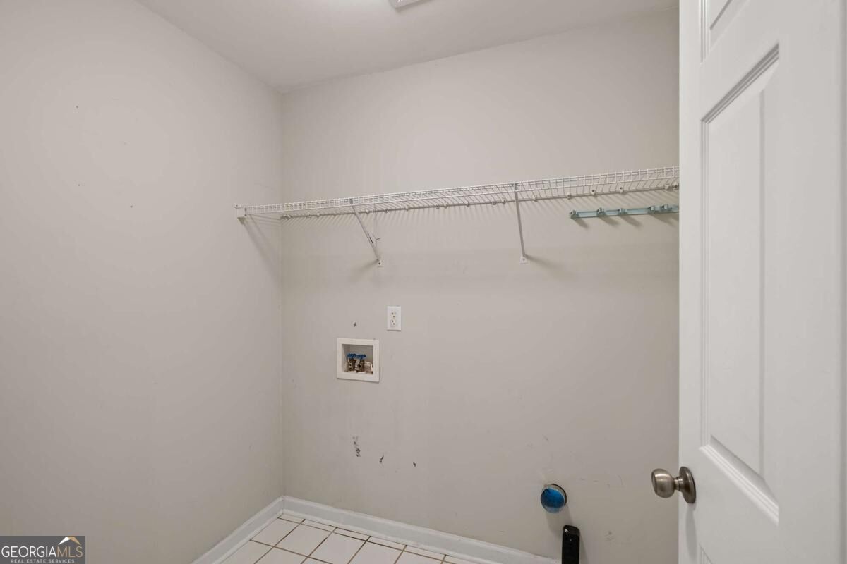 220 Meadow Creek Drive Property Photo 10
