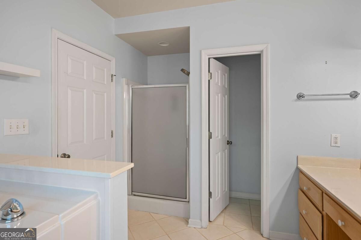 220 Meadow Creek Drive Property Photo 16