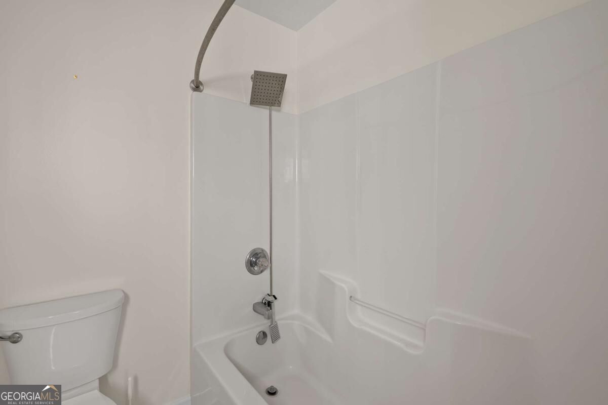 220 Meadow Creek Drive Property Photo 19