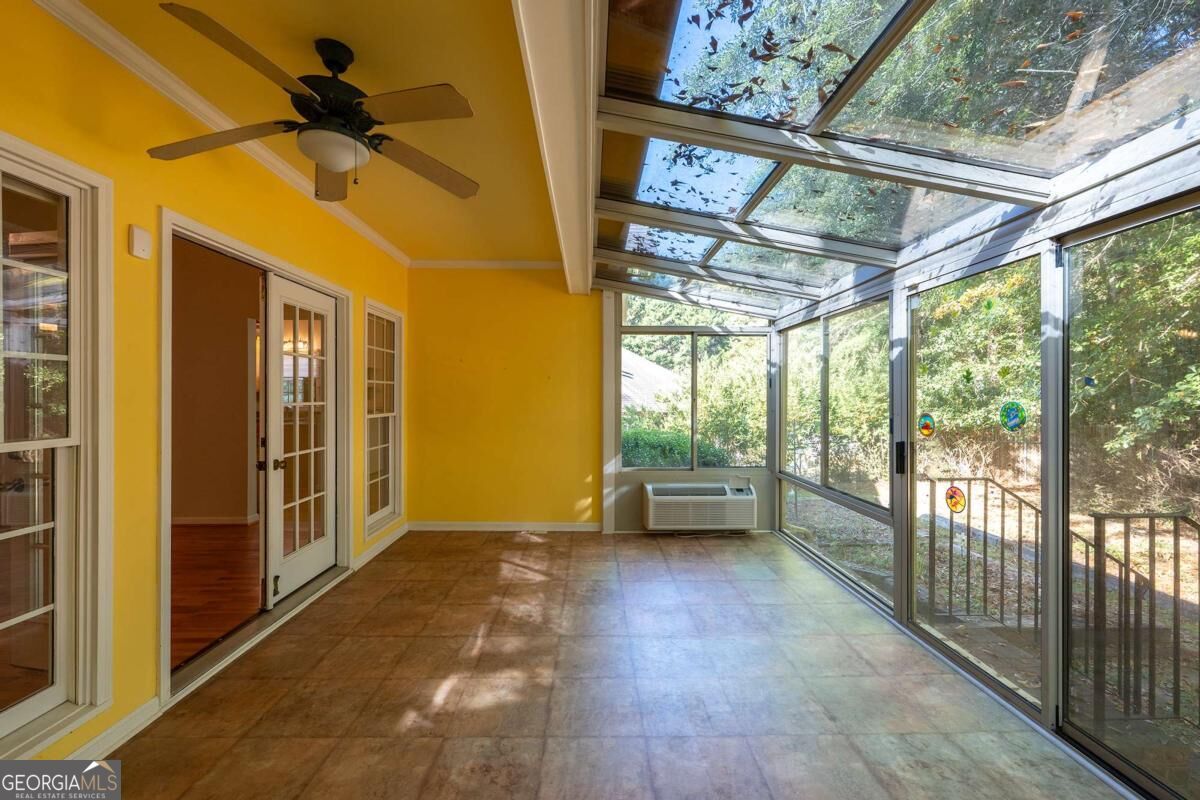 220 Meadow Creek Drive Property Photo 24