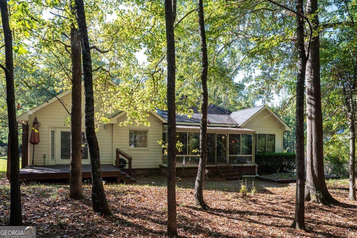 220 Meadow Creek Drive Property Photo 28