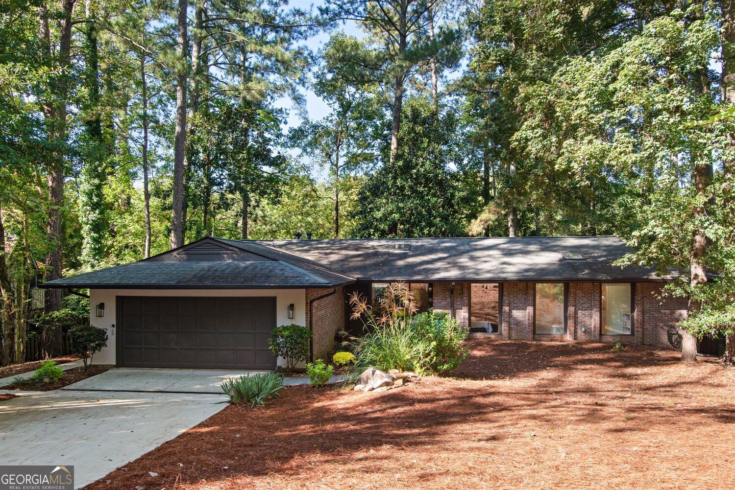 9270 N Lake Drive Property Photo 1