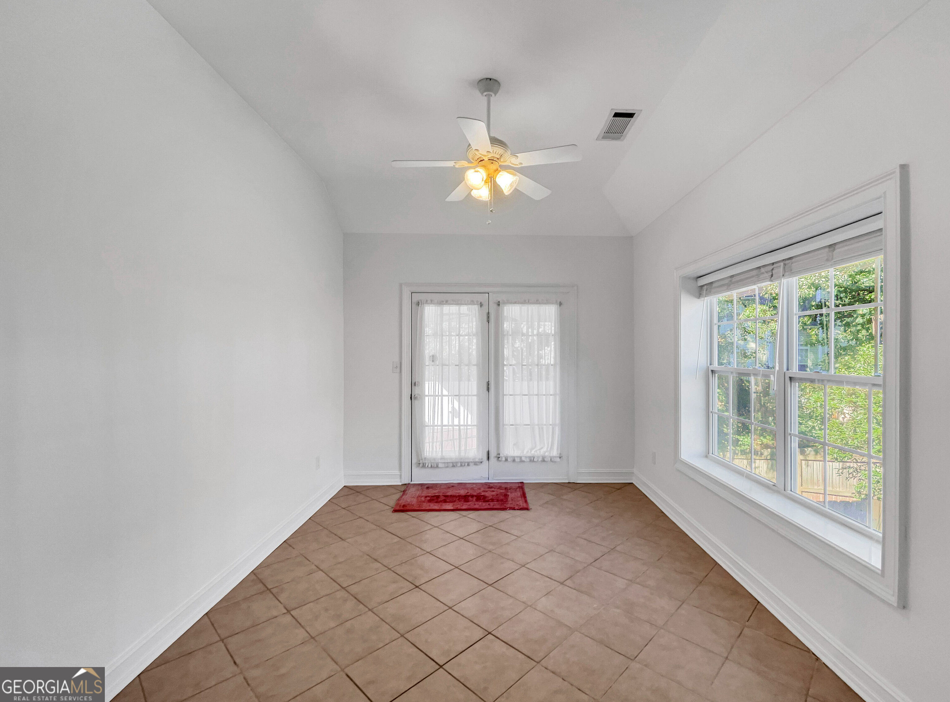 216 E Berkeshire Court Property Photo 18