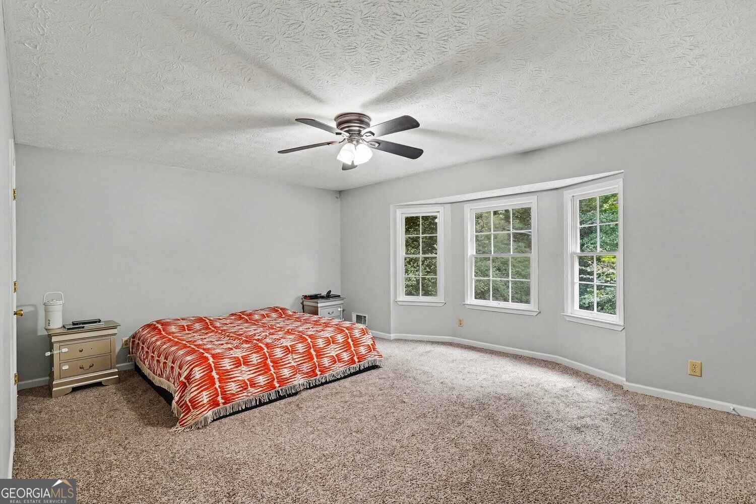 55 Southlake Lane Property Photo 5