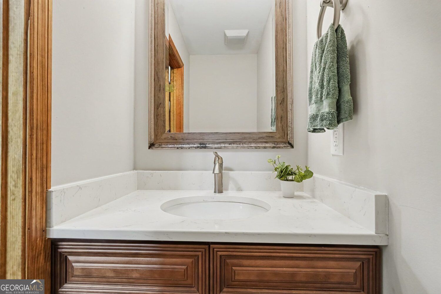 210 Royal Ridge Way Property Photo 10