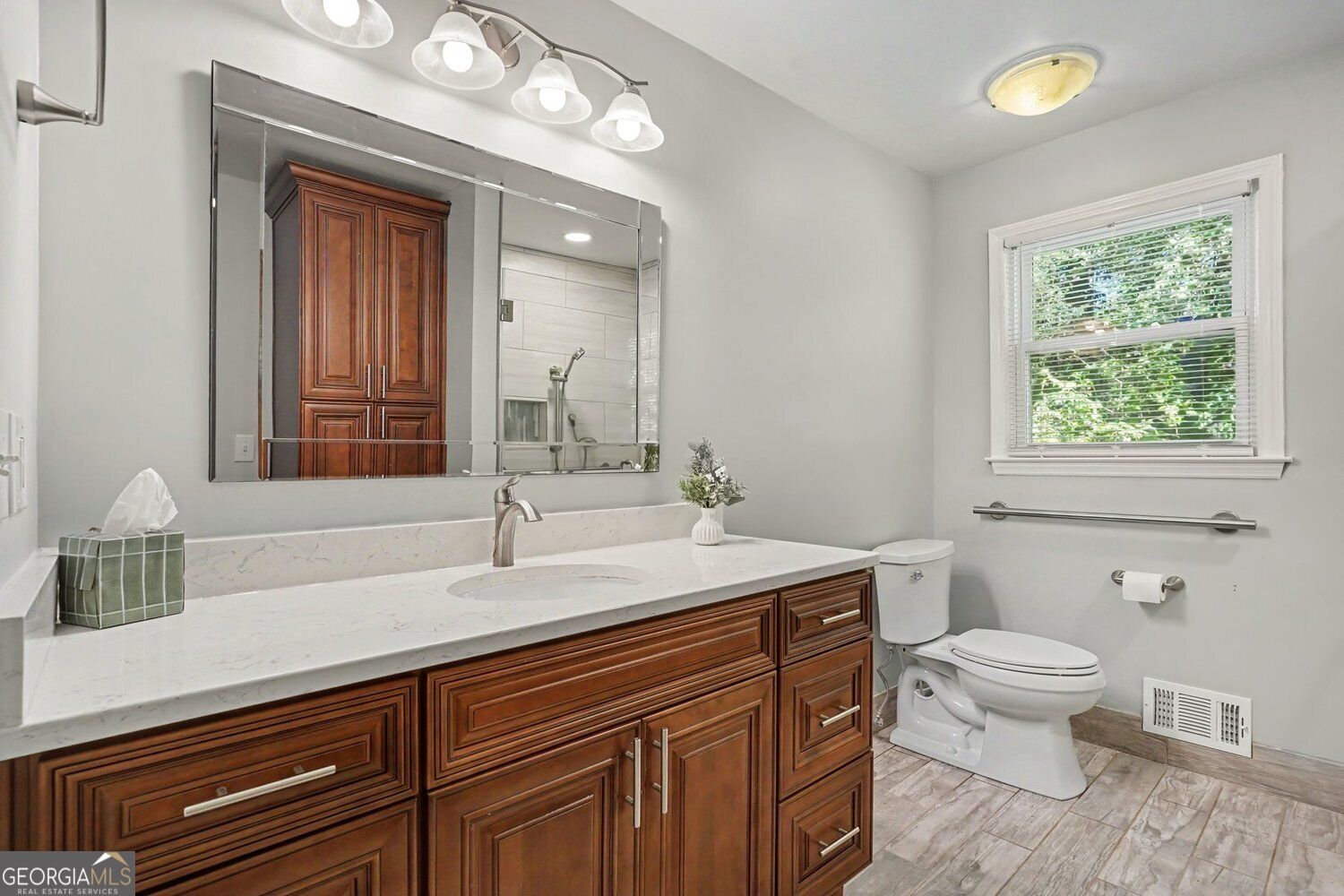 210 Royal Ridge Way Property Photo 22