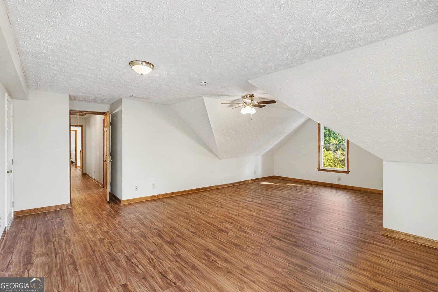 210 Royal Ridge Way Property Photo 37
