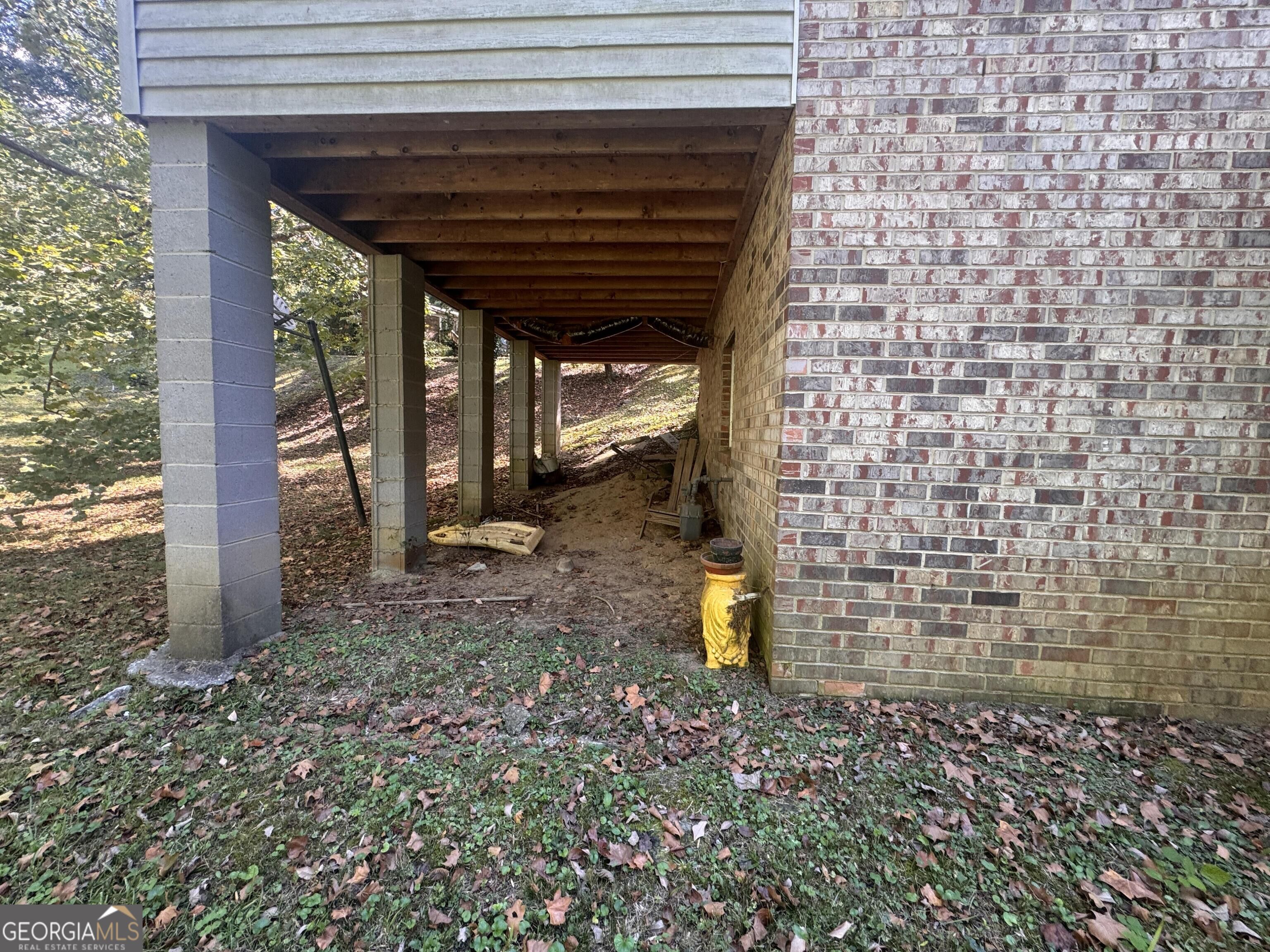 218 Alban Court Property Photo 6