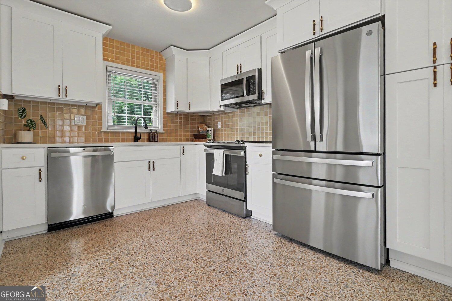 2265 Starline Drive Property Photo 3