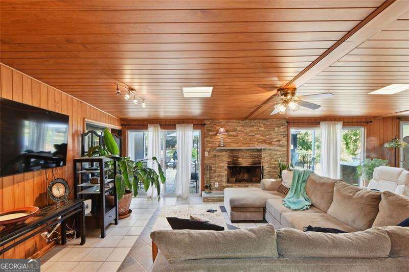 6810 Sunny Brook Lane Property Photo 8