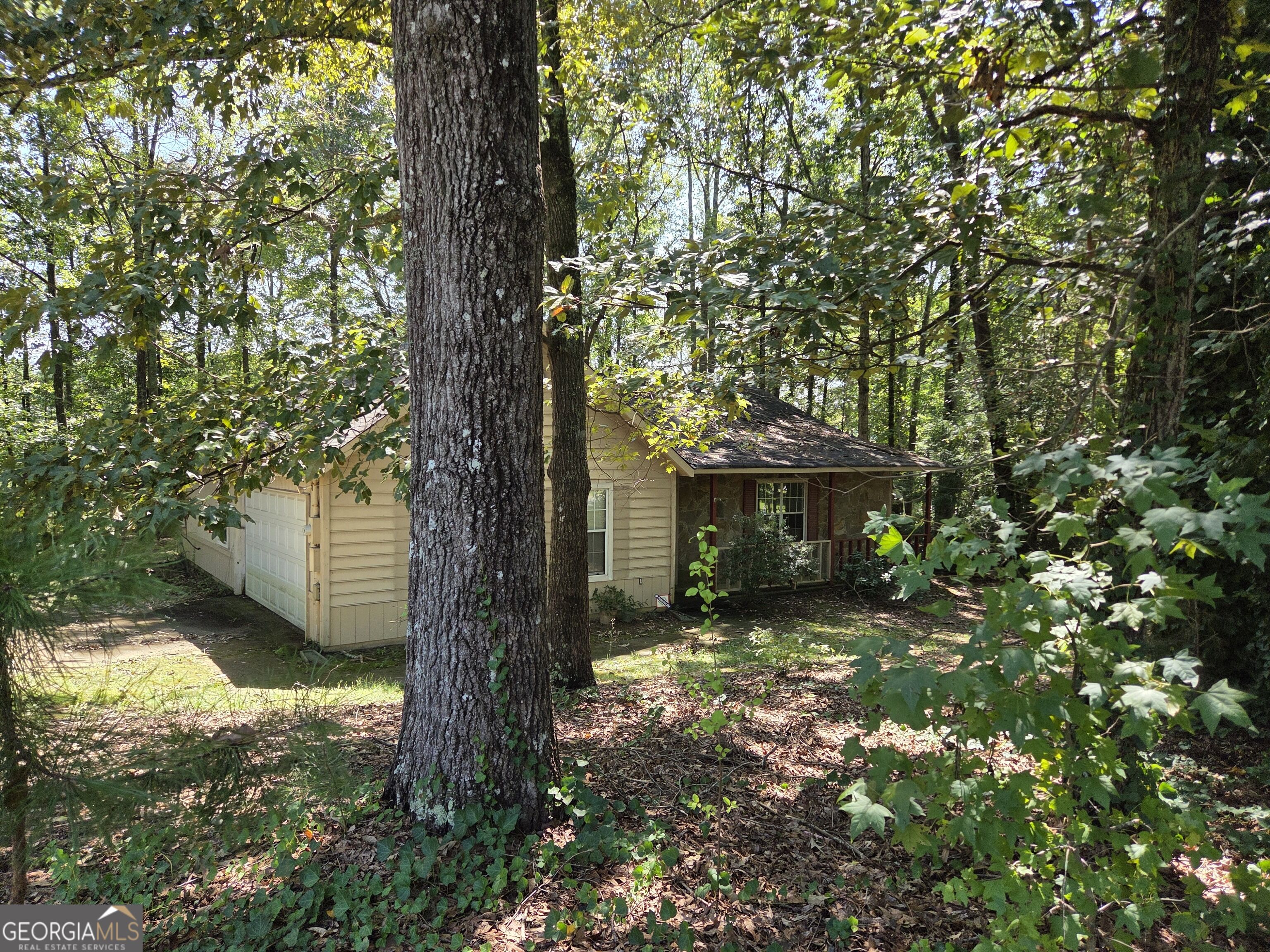 1916 Woods Court Property Photo 1