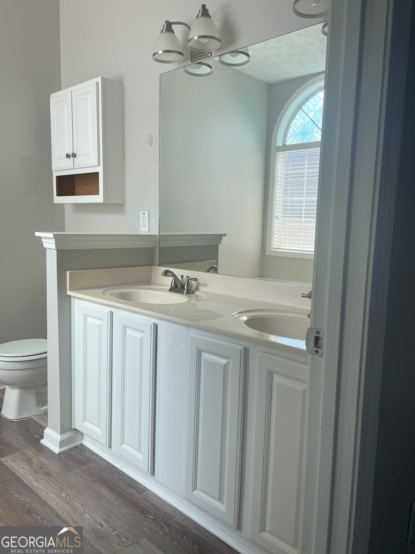 140 Aven Court Property Photo 14
