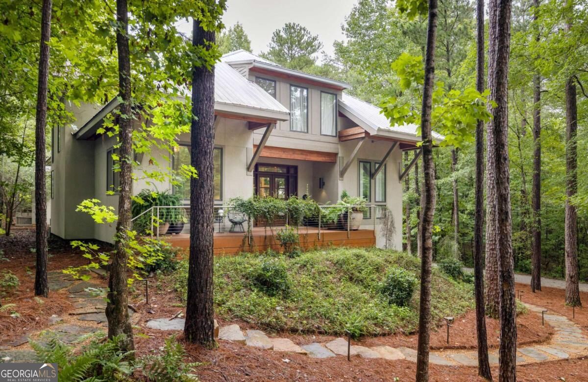 9016 Selborne Lane Property Photo 1