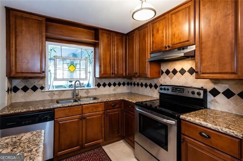 14 Cantey Place Nw Property Photo 2