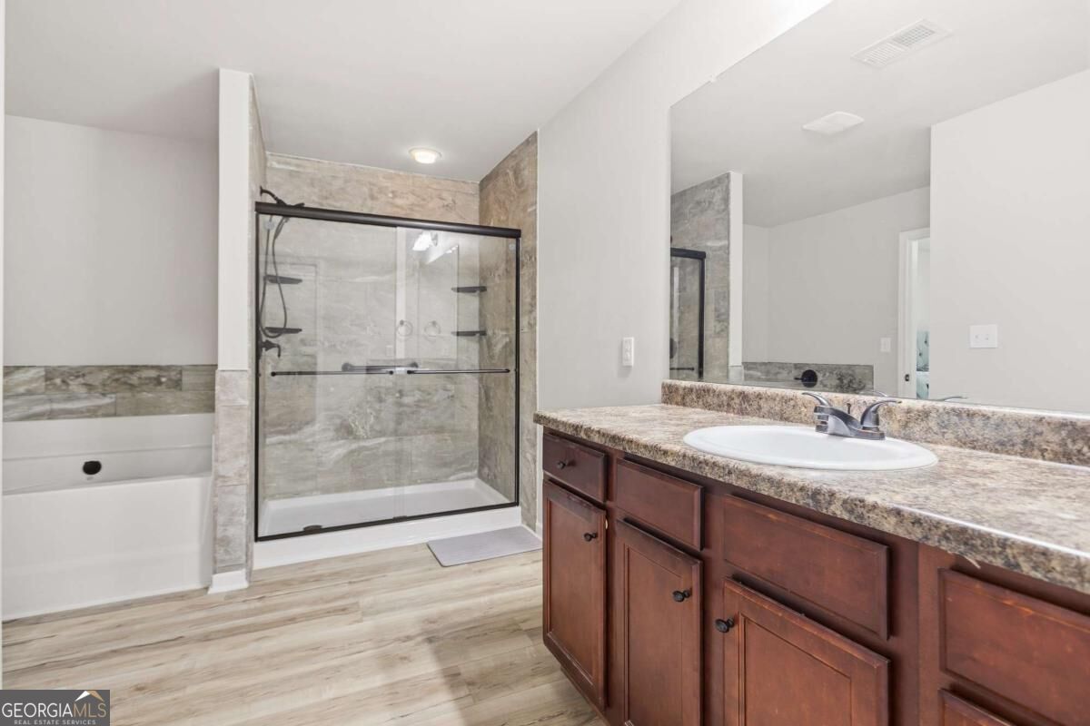 5497 Union Hill Court Property Photo 18