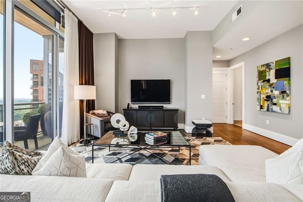 1065 Peachtree Street Ne # 3405 Property Photo 6